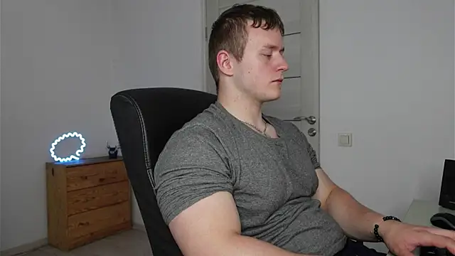 Richard_Dullas Chat XXX in diretta