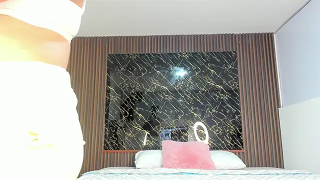 Karla18_ Adlı Modelin Canlı XXX Sohbeti