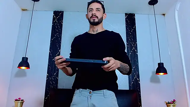 Erick_Wall Live XXX Chat