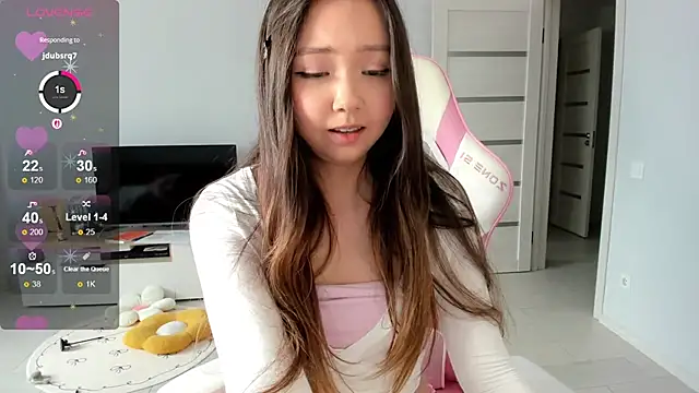 Chat +18 de Fluffy_Rose ao vivo