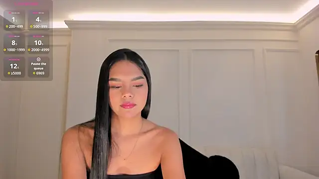 צ'אט XXX בשידור חי של SaphiraJames