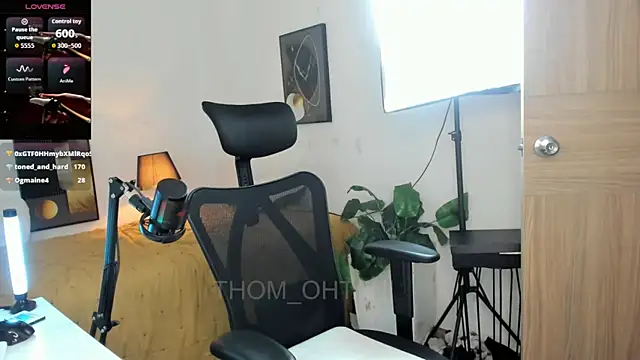 Thom_Ohtani 라이브 XXX 채팅