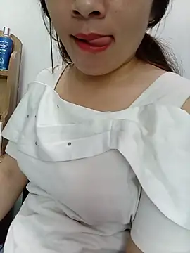 Bigtitss99 现场XXX聊天