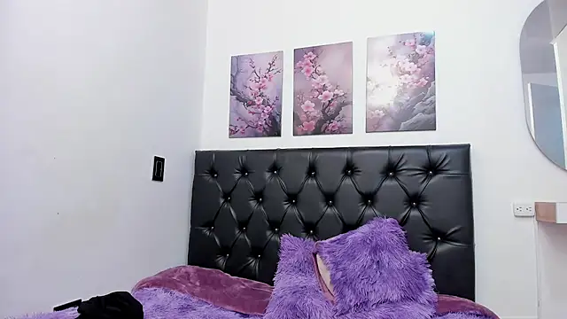 pinky_f00x Adlı Modelin Canlı XXX Sohbeti