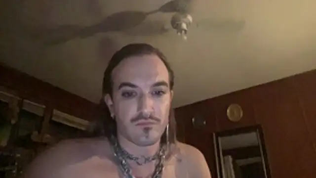 vanity94's Live Chat Room