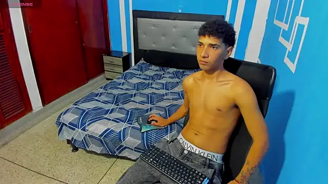 Chat XXX en directo de efrain_boy