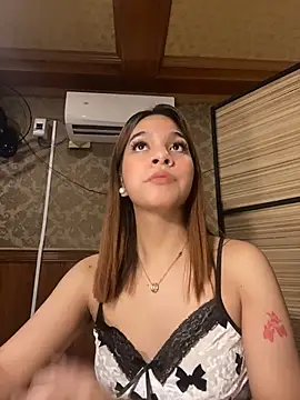 XXX chat uživo modela hugecock_cali
