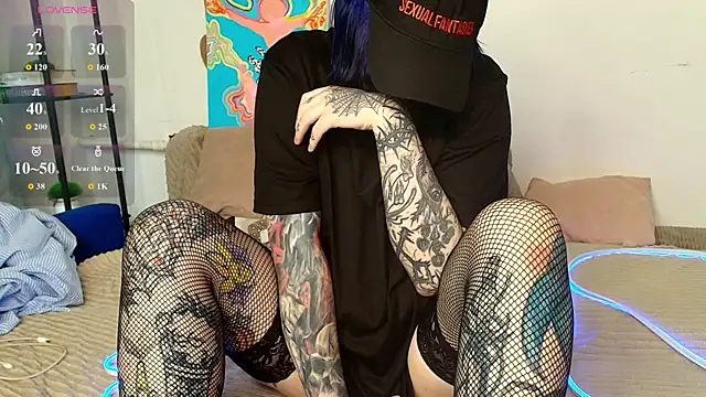 TatteredHalo's Live XXX Chat