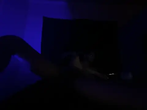 ThrowedWorldWide élő XXX-chatje