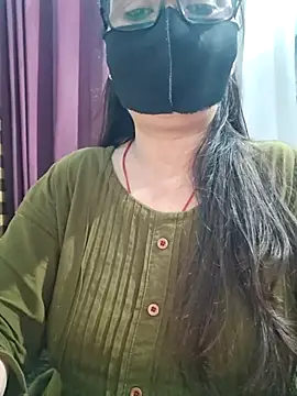 Aishwaryaa_69 Adlı Modelin Canlı XXX Sohbeti