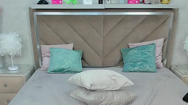 MiaKarlos Chat XXX in diretta