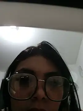 luxuryluna Adlı Modelin Canlı XXX Sohbeti