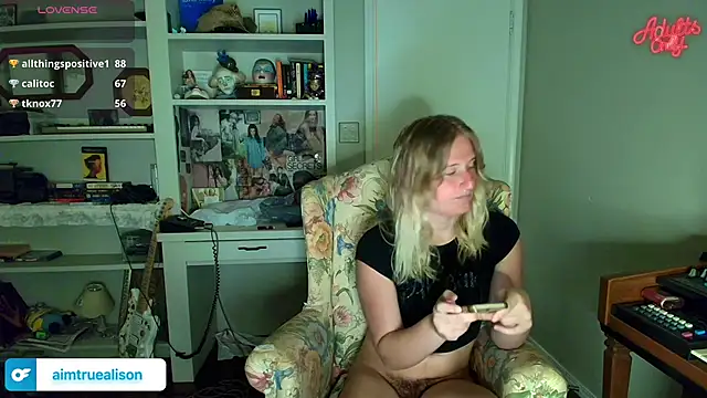 Chat +18 de goddessalison ao vivo