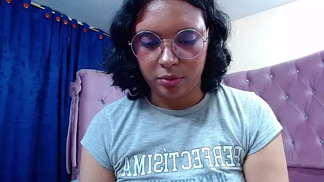 Emmaa_Lexx লাইভ XXX চ্যাট