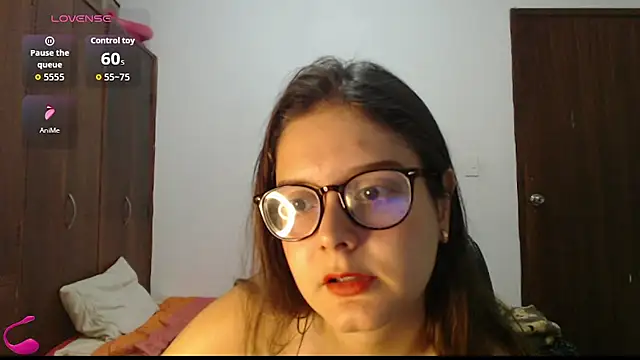 MadieeLorez Adlı Modelin Canlı XXX Sohbeti