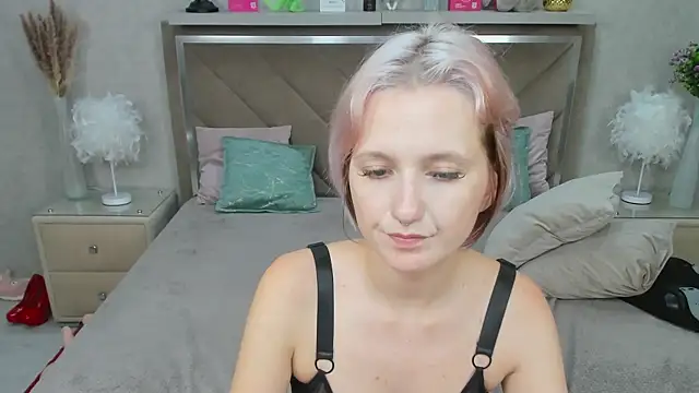 Chat +18 de MiaKarlos ao vivo
