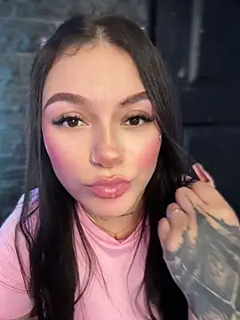 Megaan__More live XXX chat