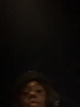 Chat +18 de ZarahFerreira ao vivo