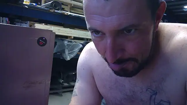 Chat XXX en directo de UncutHammer69