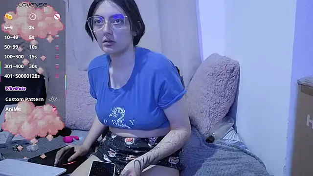 צ'אט XXX בשידור חי של lessliee22_