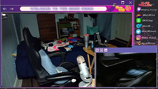 HarddMikee live XXX chat