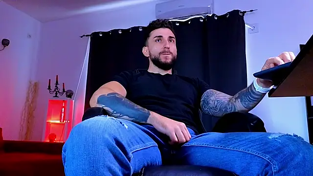 Онлайн чат XXX MightyAaron66