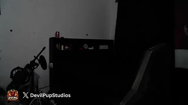 Chat +18 de DevilPup75_ ao vivo