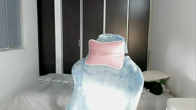 XXX chat uživo modela 2c_Bby
