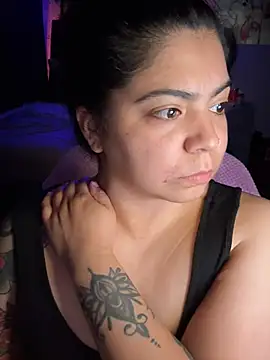 kimmiakiss22 Adlı Modelin Canlı XXX Sohbeti