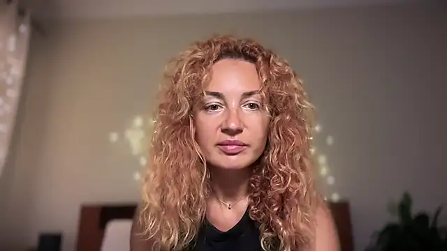 Reddgiirl live XXX chat