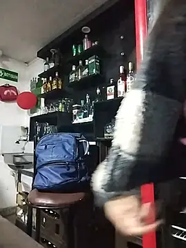 karlagiraldo198 Adlı Modelin Canlı XXX Sohbeti