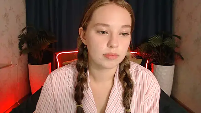 PureLedyn Live XXX chat