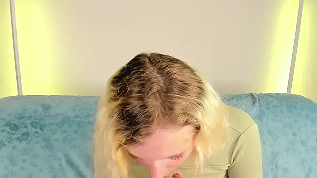 LikiLips' Live XXX Chat