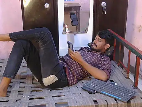 HotXKrish Adlı Modelin Canlı XXX Sohbeti