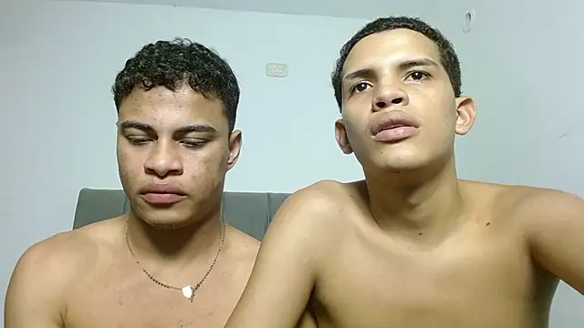 Chat XXX en directo de Jose_And_Daniel