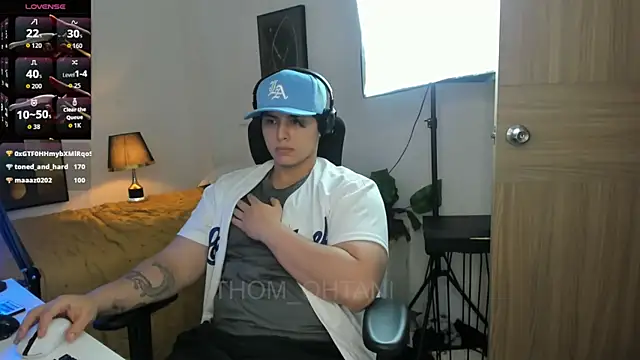 Živý XXX chat Thom_Ohtani
