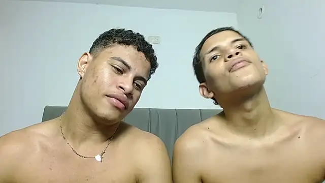 Chat XXX en directo de Jose_And_Daniel