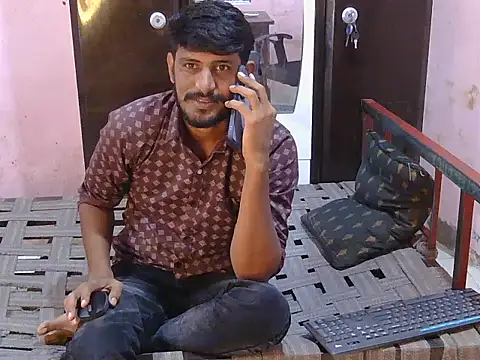Chat +18 de HotXKrish ao vivo