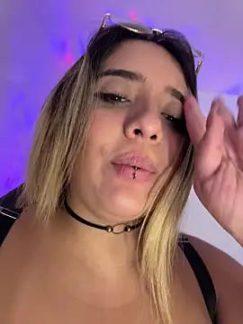 _Ninasanz Chat XXX live