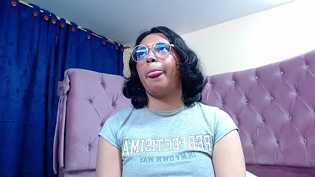Czat XXX na żywo – Emmaa_Lexx