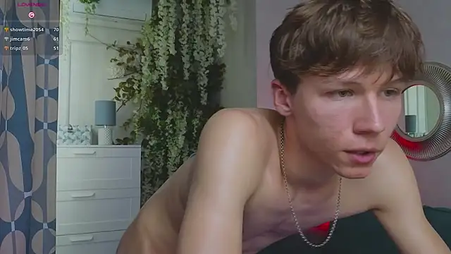 cuMte_boy Chat XXX in diretta