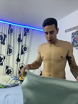 Онлайн чат XXX jhuan99