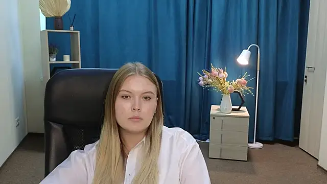 HortensiaHall's Live XXX Chat