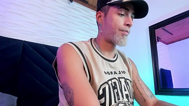 DrakeNeumann Chat XXX in diretta