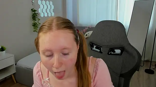 LiliTiny live XXX chat