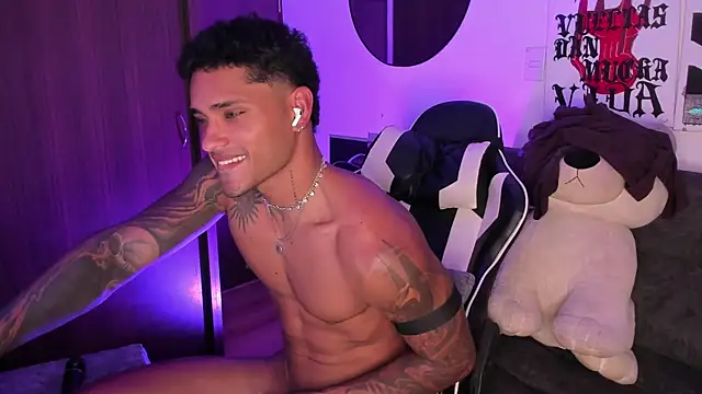 Chat XXX ao vivo de Alessandro_Vanni