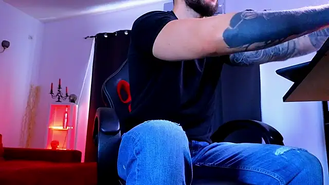 XXX chat uživo modela MightyAaron66