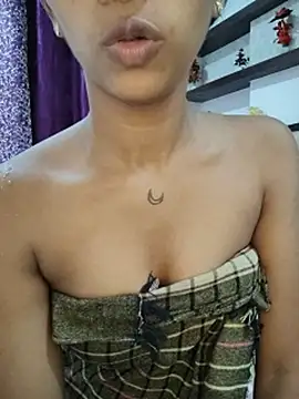 dipika-13 webkamerás műsora
