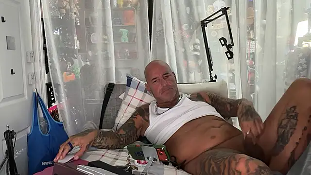 Chat XXX en directo de lovetatts64