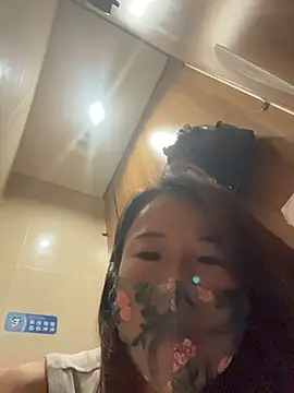 kiss_loo Live XXX Chat